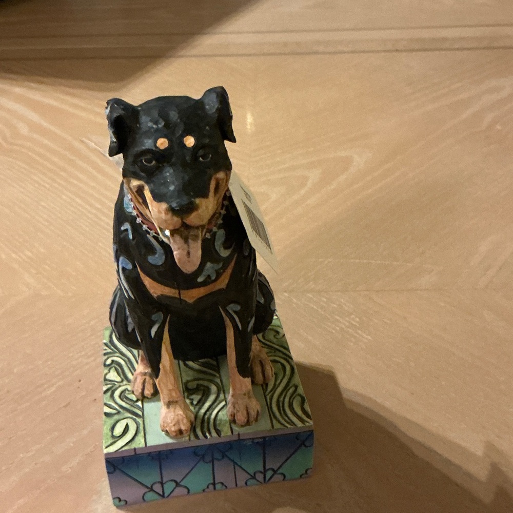 Jim Shore Rottweiler Sculpture - Black and Tan